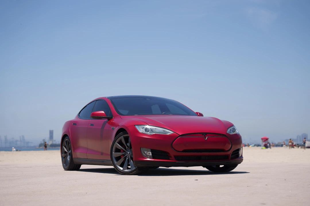 2015 Tesla Model S - Image 11 of 31