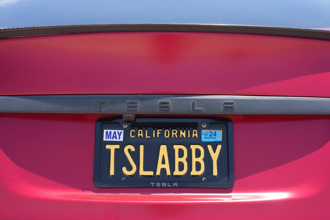 2015 Tesla Model S - Image 31 of 31