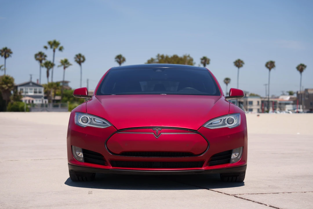 2015 Tesla Model S - Image 7 of 31