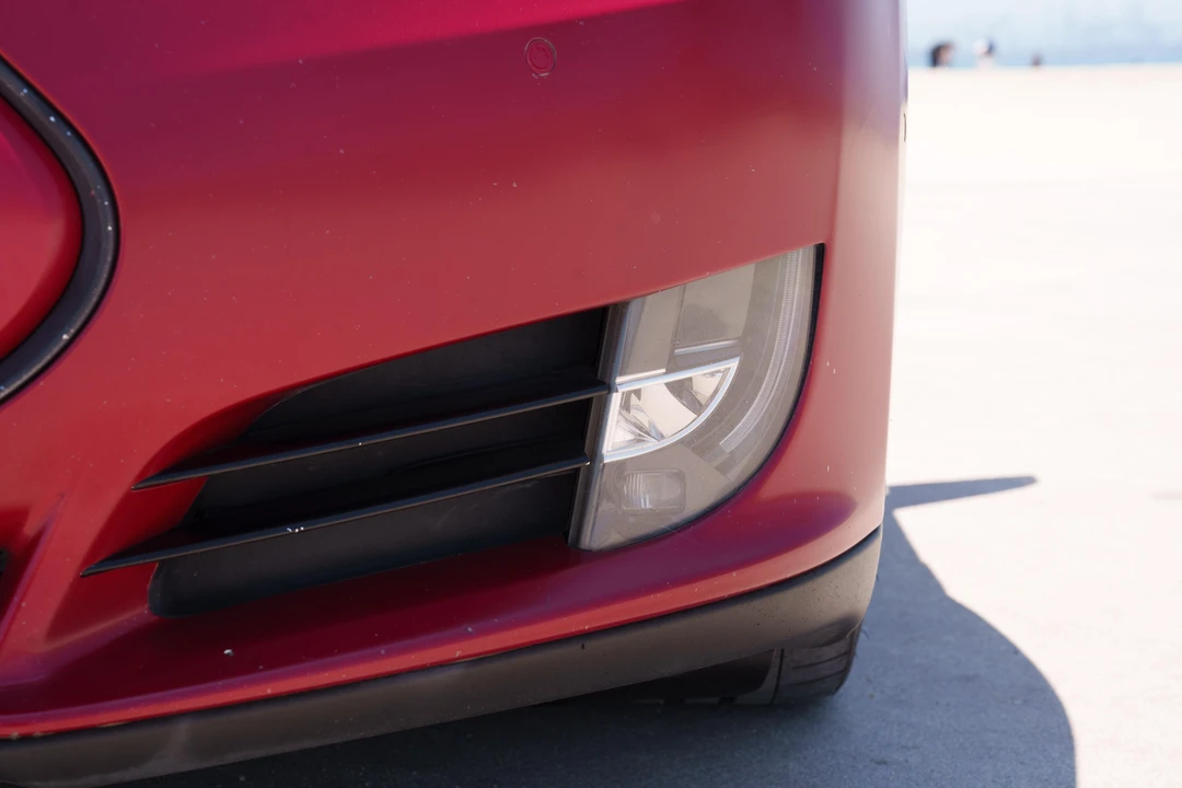 2015 Tesla Model S - Image 18 of 31
