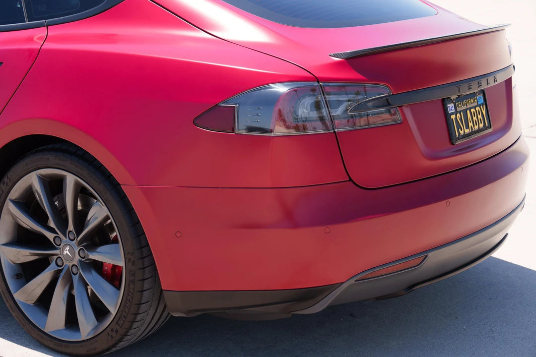 2015 Tesla Model S - Image 28 of 31