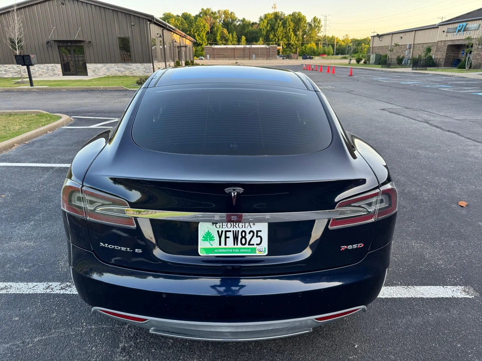 2015 Tesla Model S - Image 14 of 31