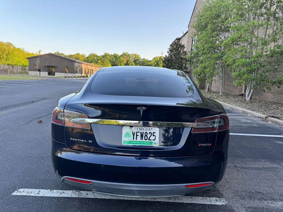 2015 Tesla Model S - Image 13 of 31