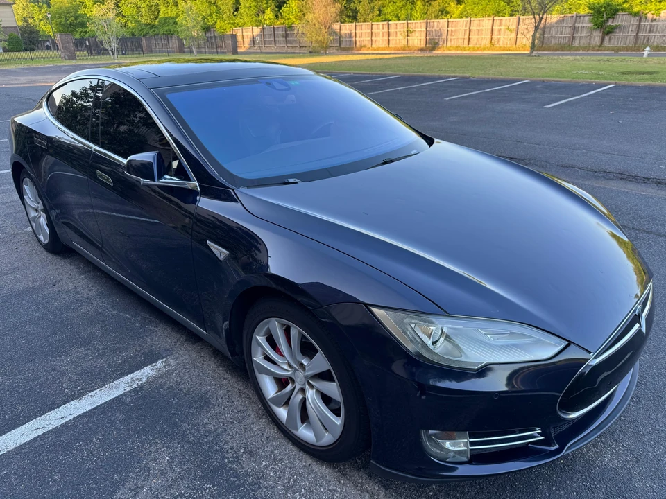 2015 Tesla Model S - Image 19 of 31