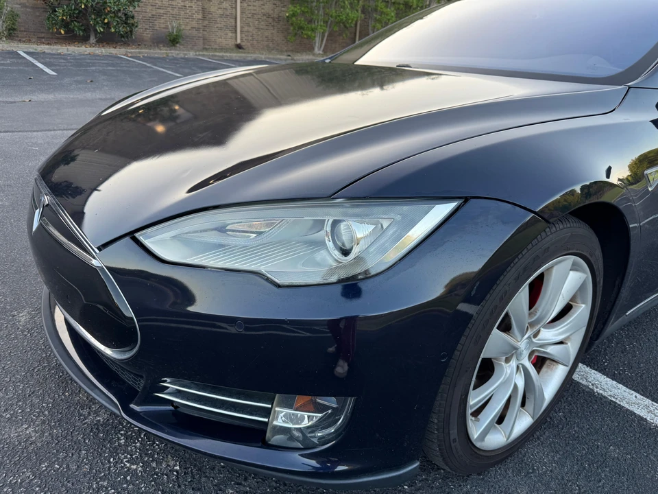 2015 Tesla Model S - Image 22 of 31