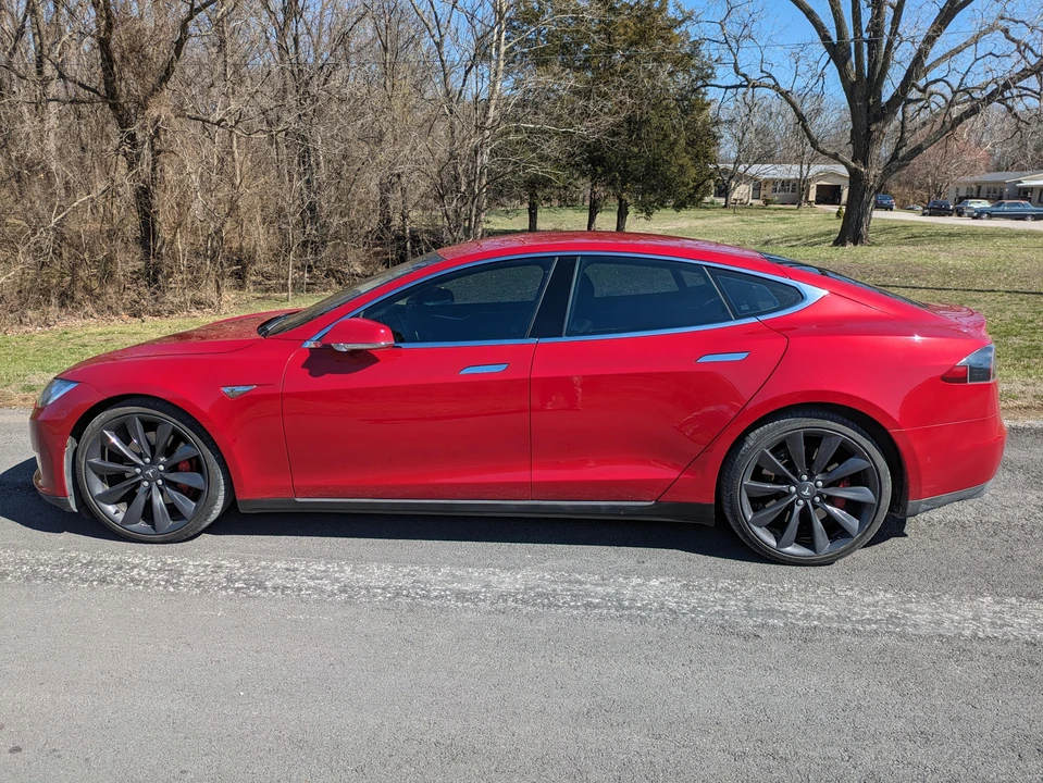 2015 Tesla Model S - Image 12 of 31