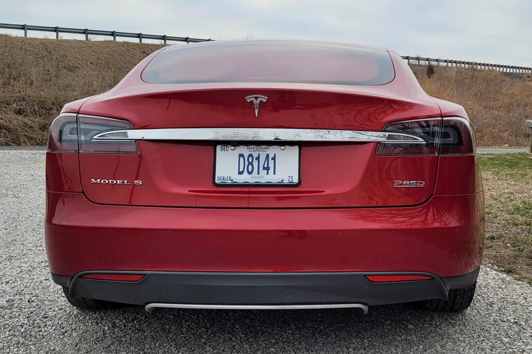2015 Tesla Model S - Image 5 of 31