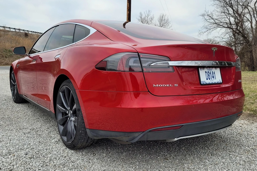2015 Tesla Model S - Image 4 of 31