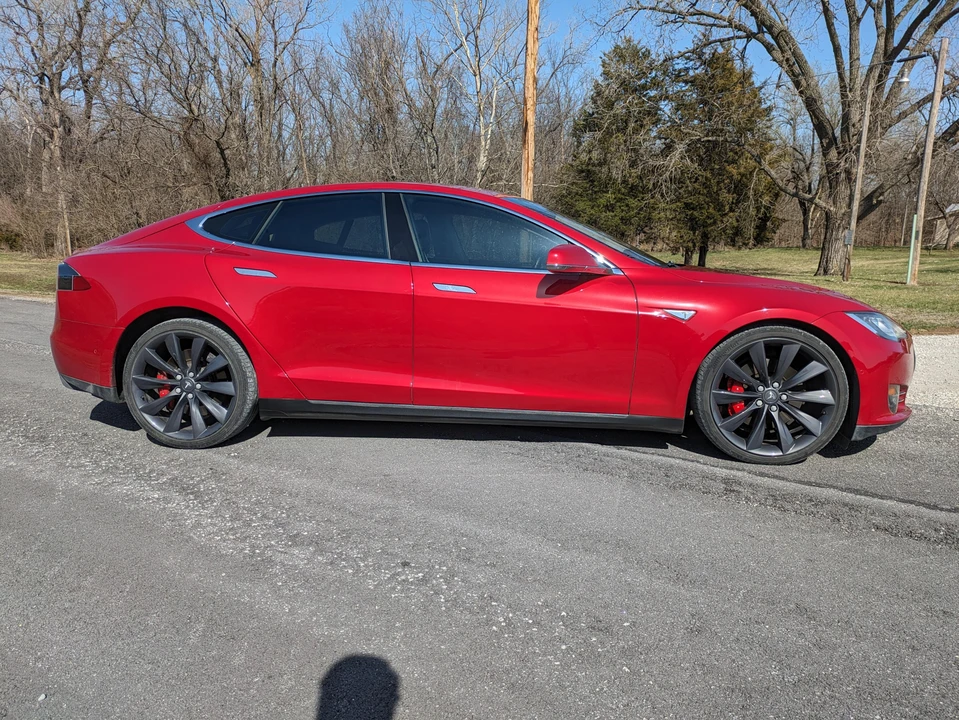 2015 Tesla Model S - Image 20 of 31