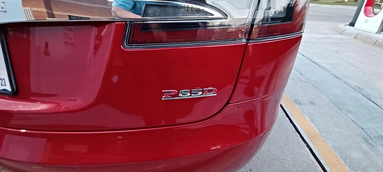 2015 Tesla Model S - Image 28 of 31