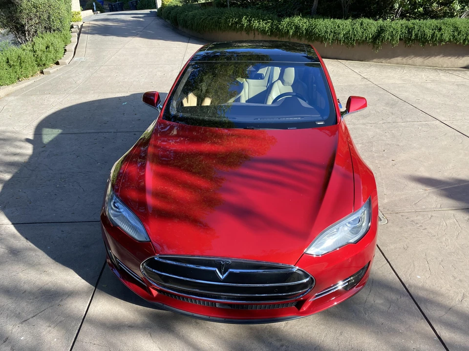 2015 Tesla Model S - Image 11 of 31