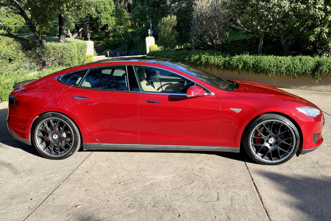 2015 Tesla Model S - Image 3 of 31