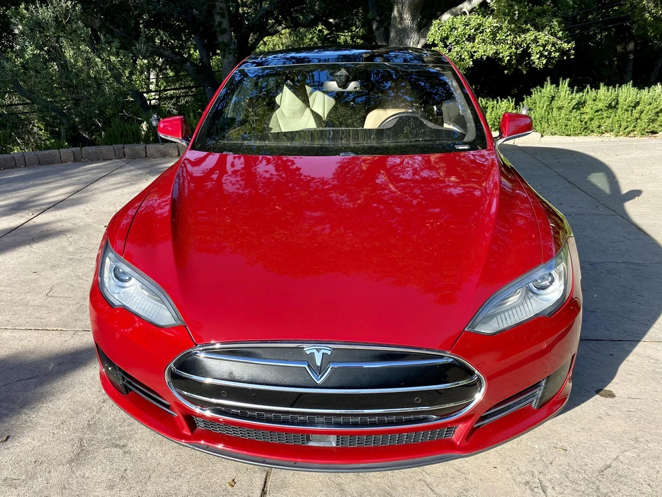 2015 Tesla Model S - Image 6 of 31