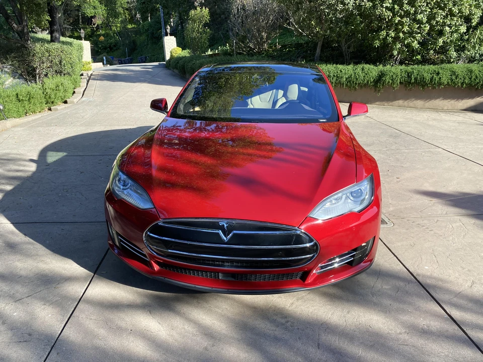 2015 Tesla Model S - Image 10 of 31