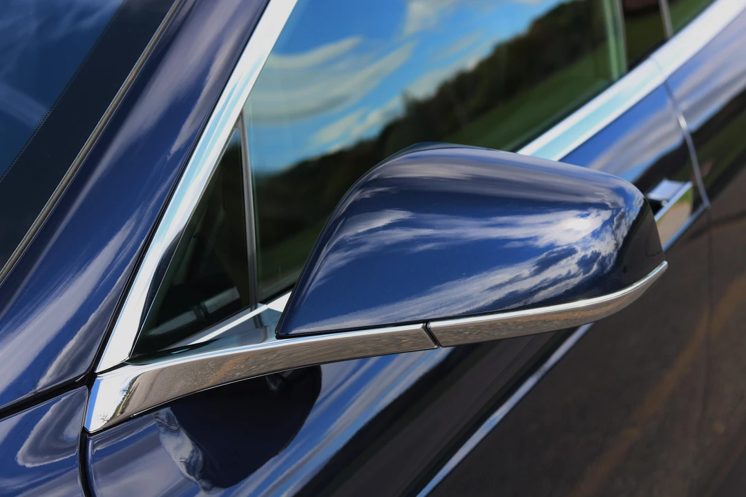2015 Tesla Model S - Image 19 of 31