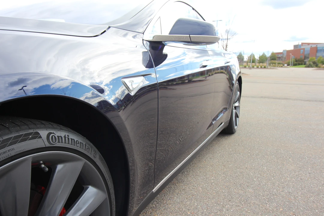 2015 Tesla Model S - Image 18 of 31