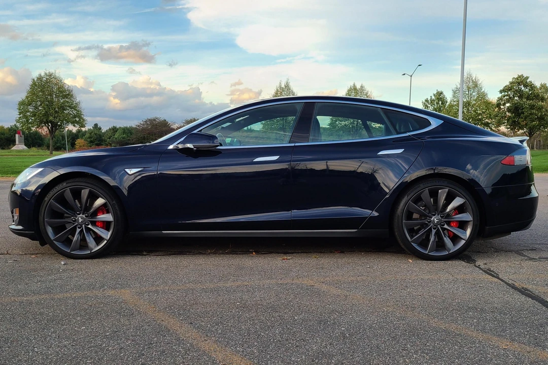 2015 Tesla Model S - Image 3 of 31