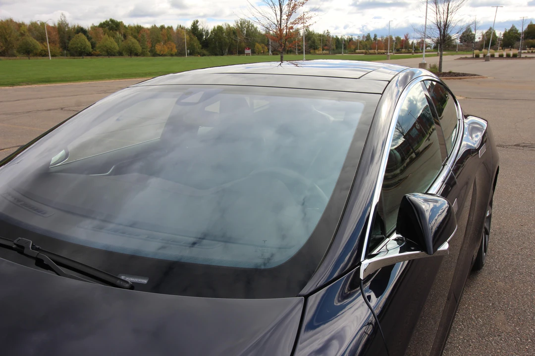 2015 Tesla Model S - Image 17 of 31