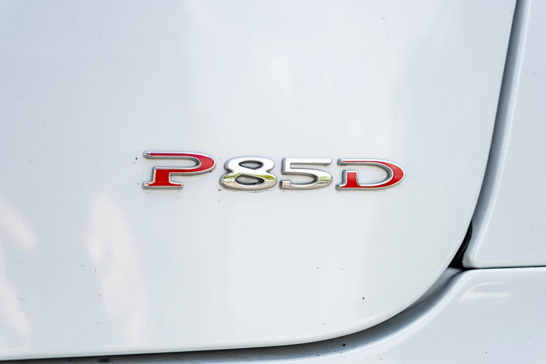 2015 Tesla Model S - Image 24 of 31