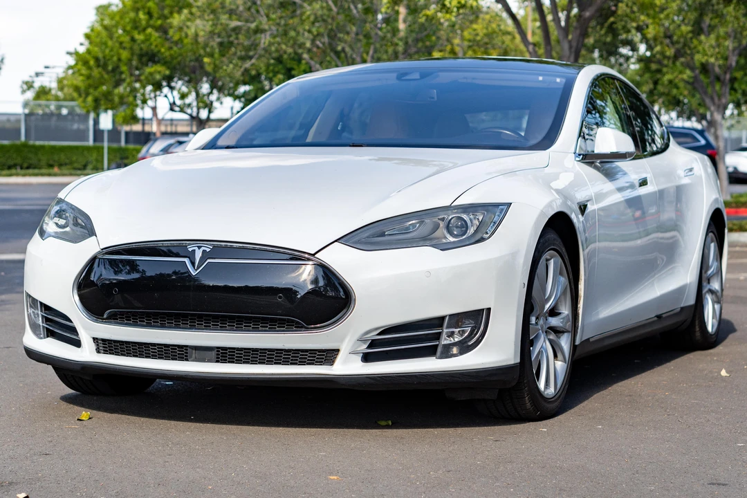 2015 Tesla Model S - Image 7 of 31