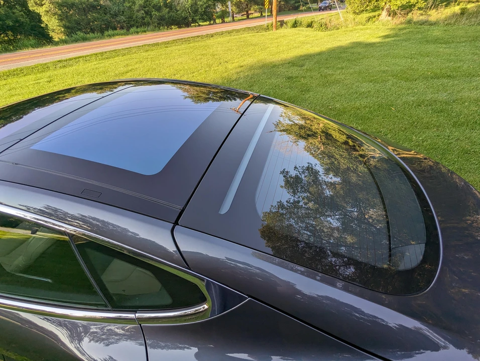 2015 Tesla Model S - Image 27 of 31