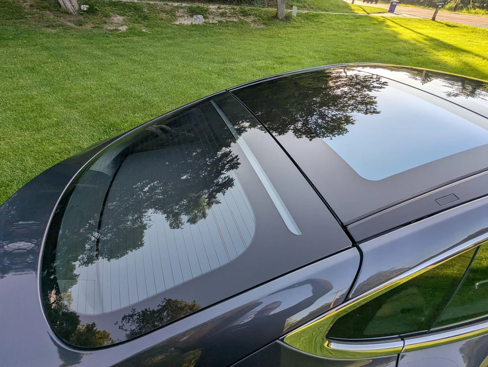 2015 Tesla Model S - Image 28 of 31