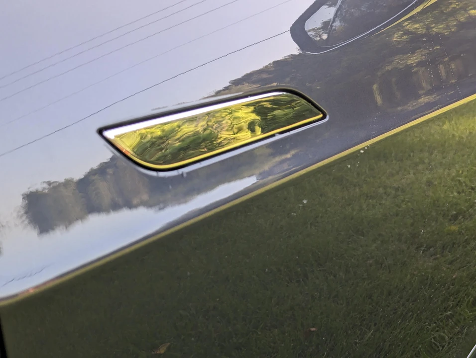 2015 Tesla Model S - Image 21 of 31