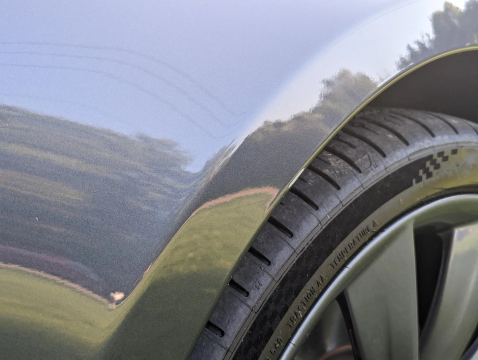 2015 Tesla Model S - Image 24 of 31
