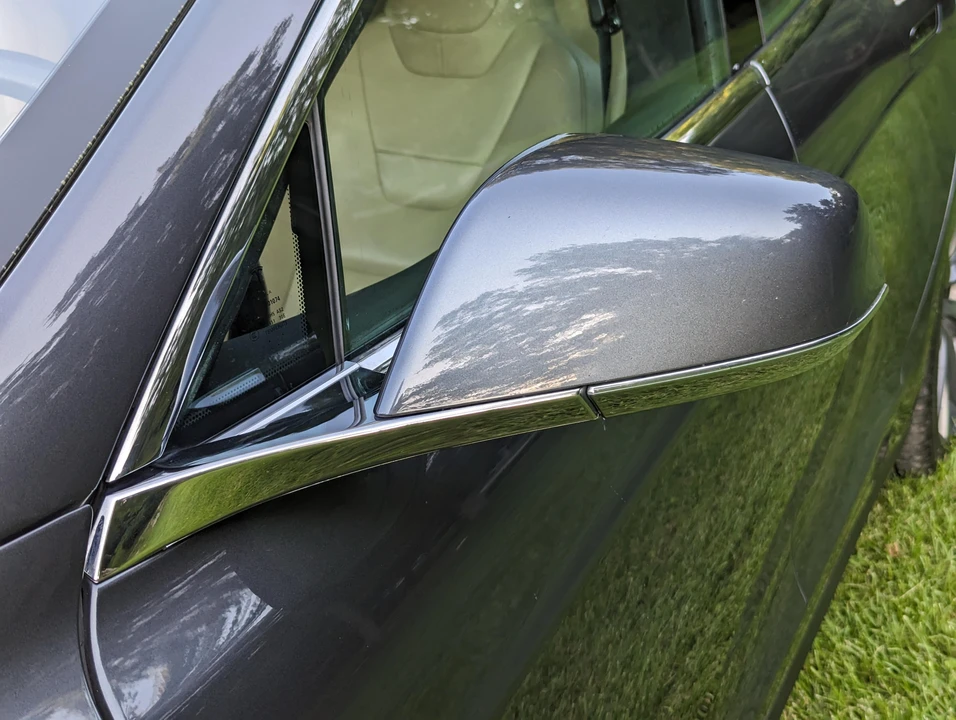 2015 Tesla Model S - Image 14 of 31