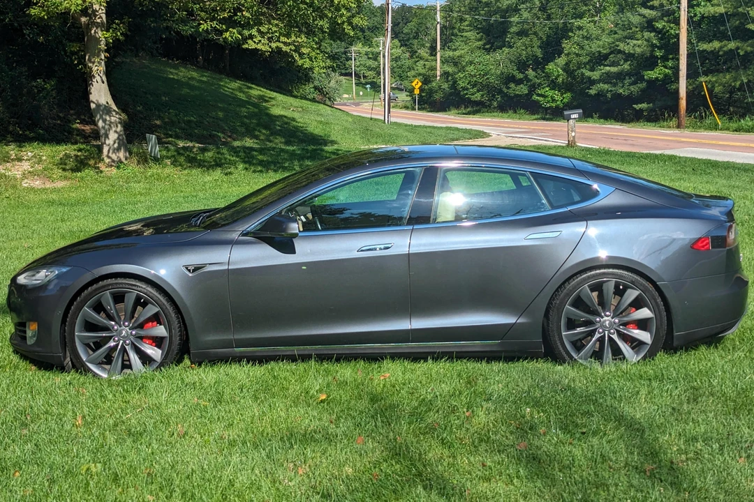2015 Tesla Model S - Image 3 of 31