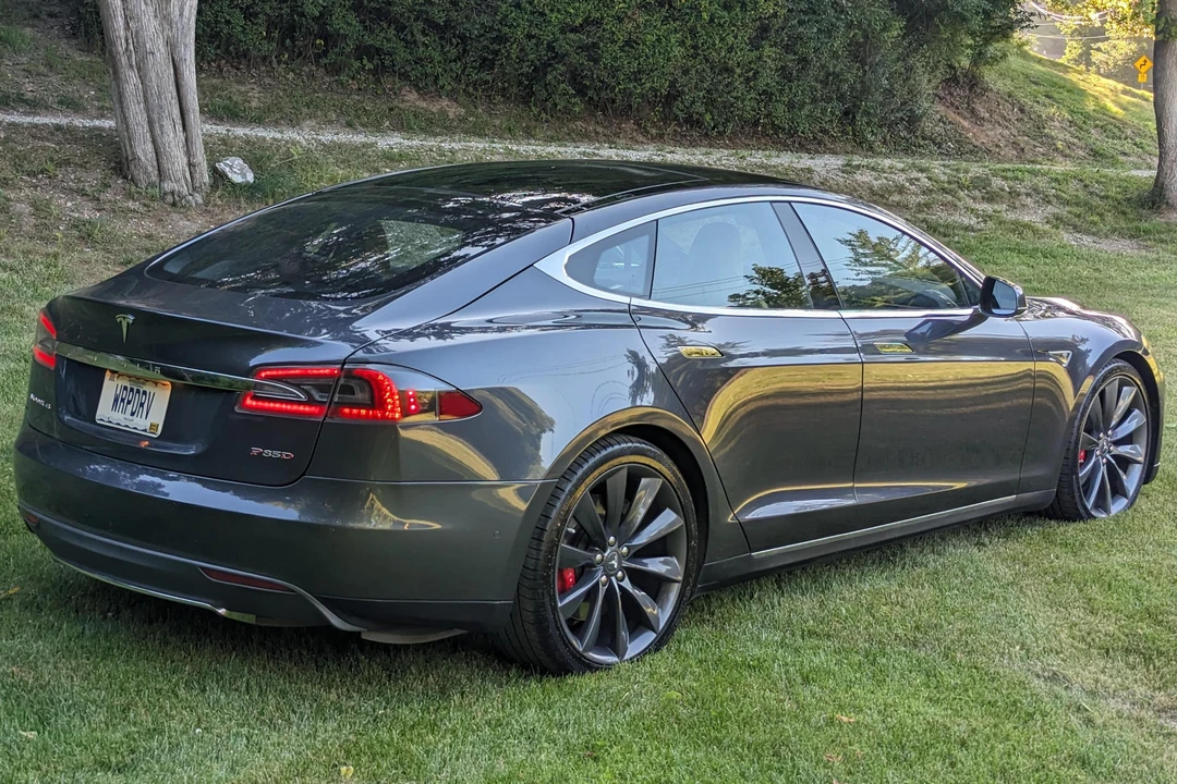2015 Tesla Model S - Image 4 of 31