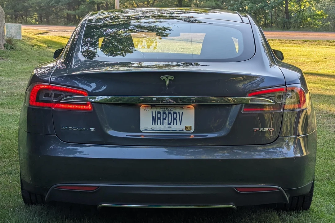2015 Tesla Model S - Image 5 of 31