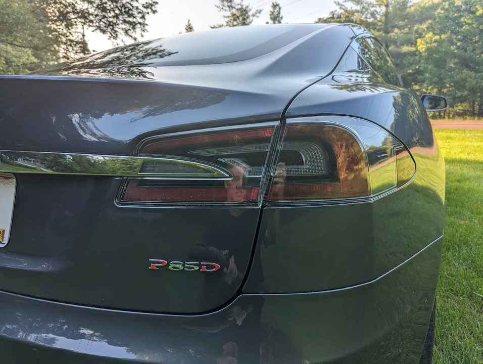 2015 Tesla Model S - Image 20 of 31