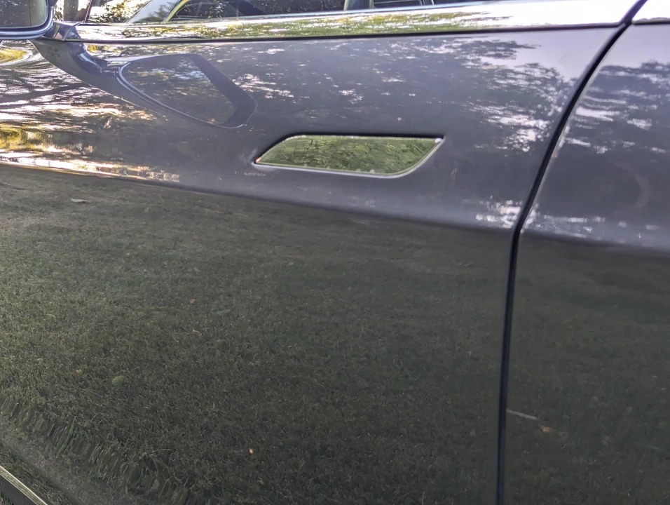 2015 Tesla Model S - Image 16 of 31