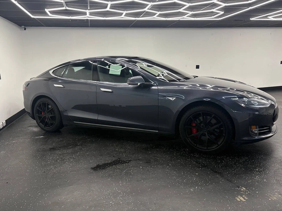 2015 Tesla Model S - Image 5 of 12