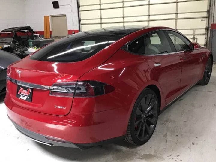 2015 Tesla Model S - Image 5 of 20