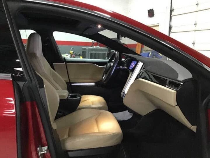 2015 Tesla Model S - Image 11 of 20