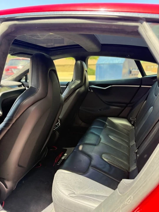 2015 Tesla Model S - Image 8 of 9