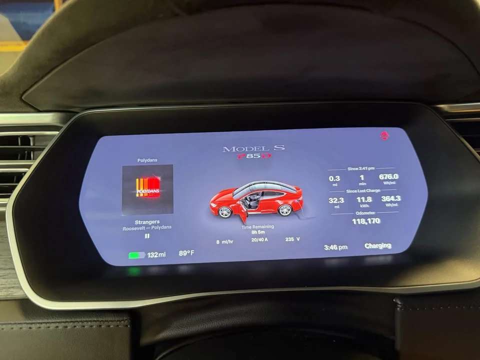 2015 Tesla Model S - Image 13 of 14