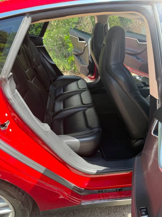 2015 Tesla Model S - Image 9 of 14