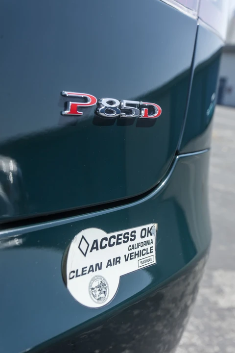 2015 Tesla Model S - Image 12 of 20