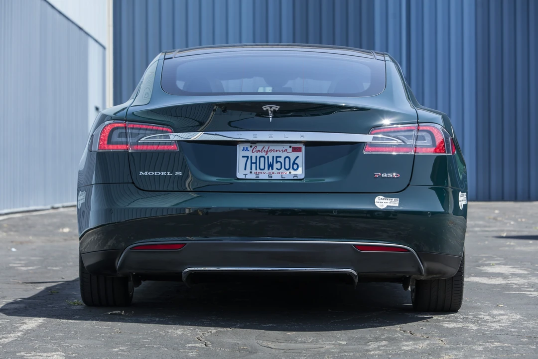 2015 Tesla Model S - Image 9 of 20