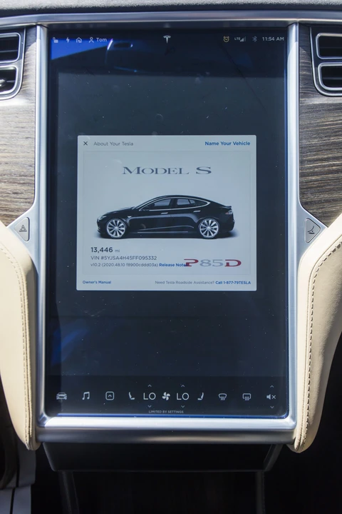 2015 Tesla Model S - Image 17 of 20