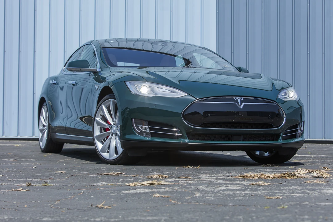 2015 Tesla Model S - Image 8 of 20