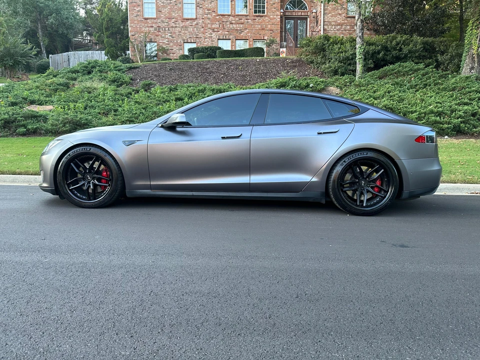 2015 Tesla Model S - Image 8 of 31
