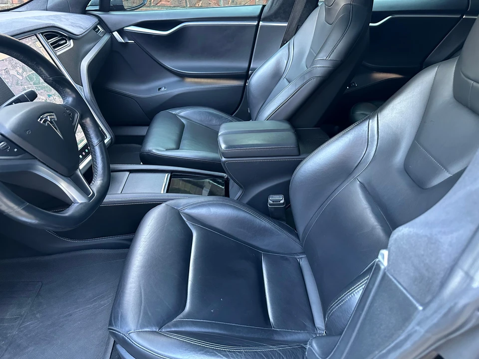 2015 Tesla Model S - Image 21 of 31
