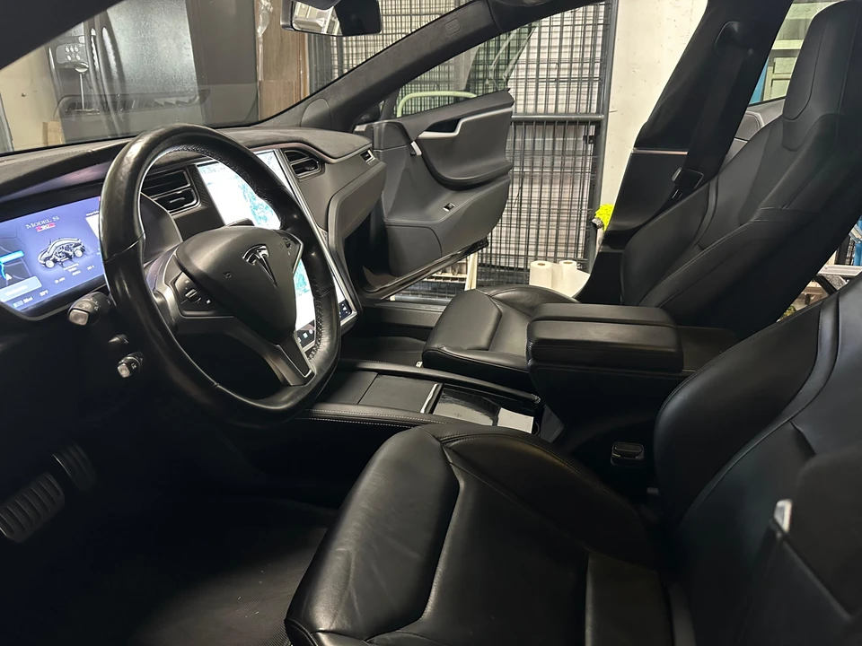 2015 Tesla Model S - Image 31 of 31