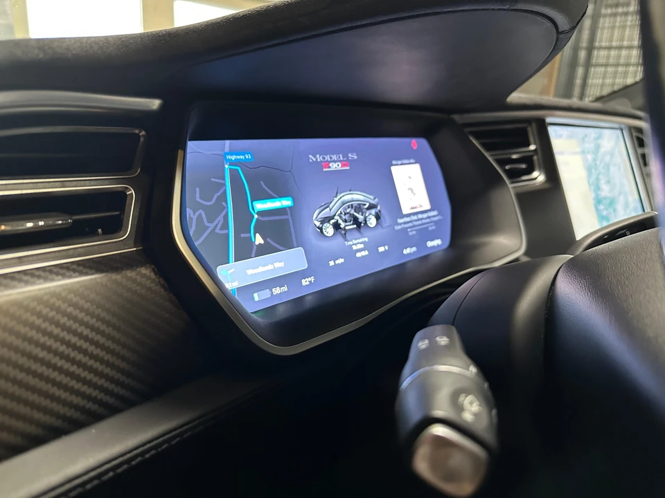 2015 Tesla Model S - Image 30 of 31