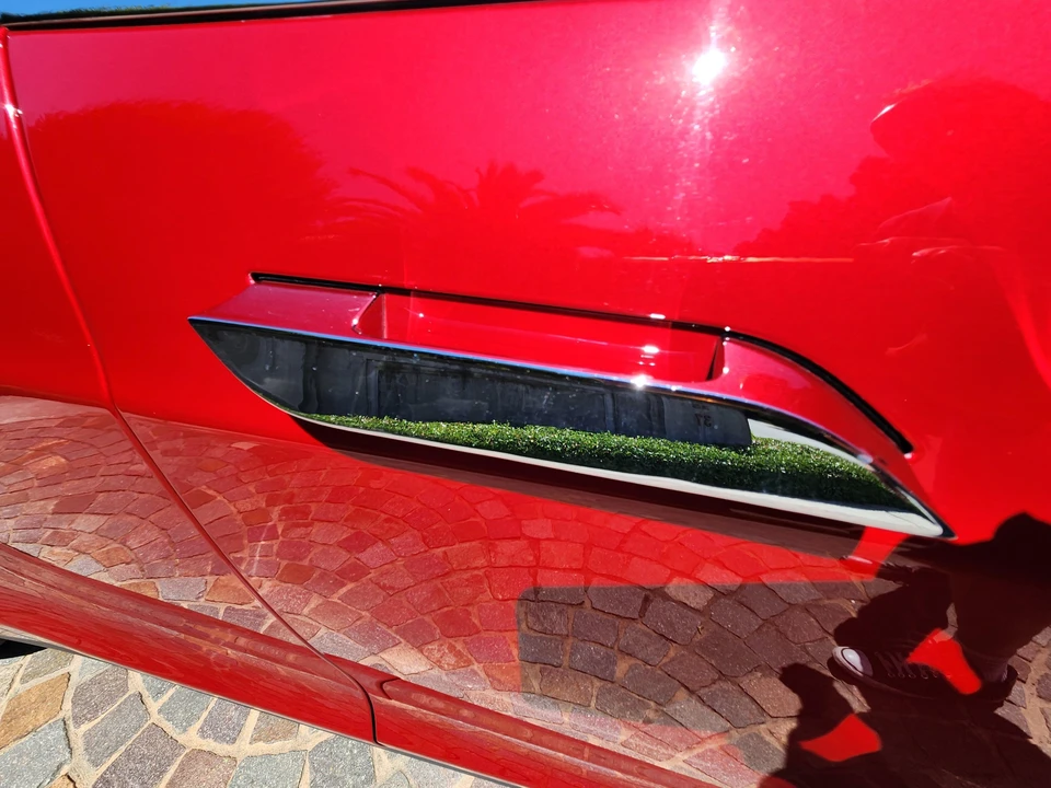 2015 Tesla Model S - Image 29 of 31