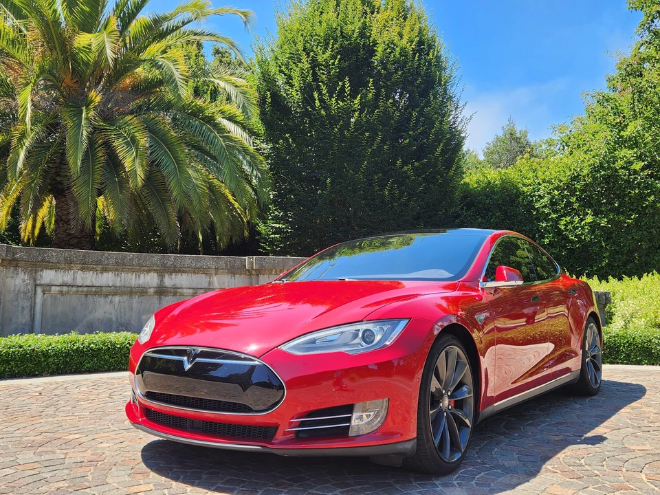 2015 Tesla Model S - Image 6 of 31